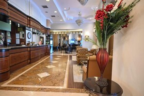 Lobby - Stone Bridge Hotel (Skopje)