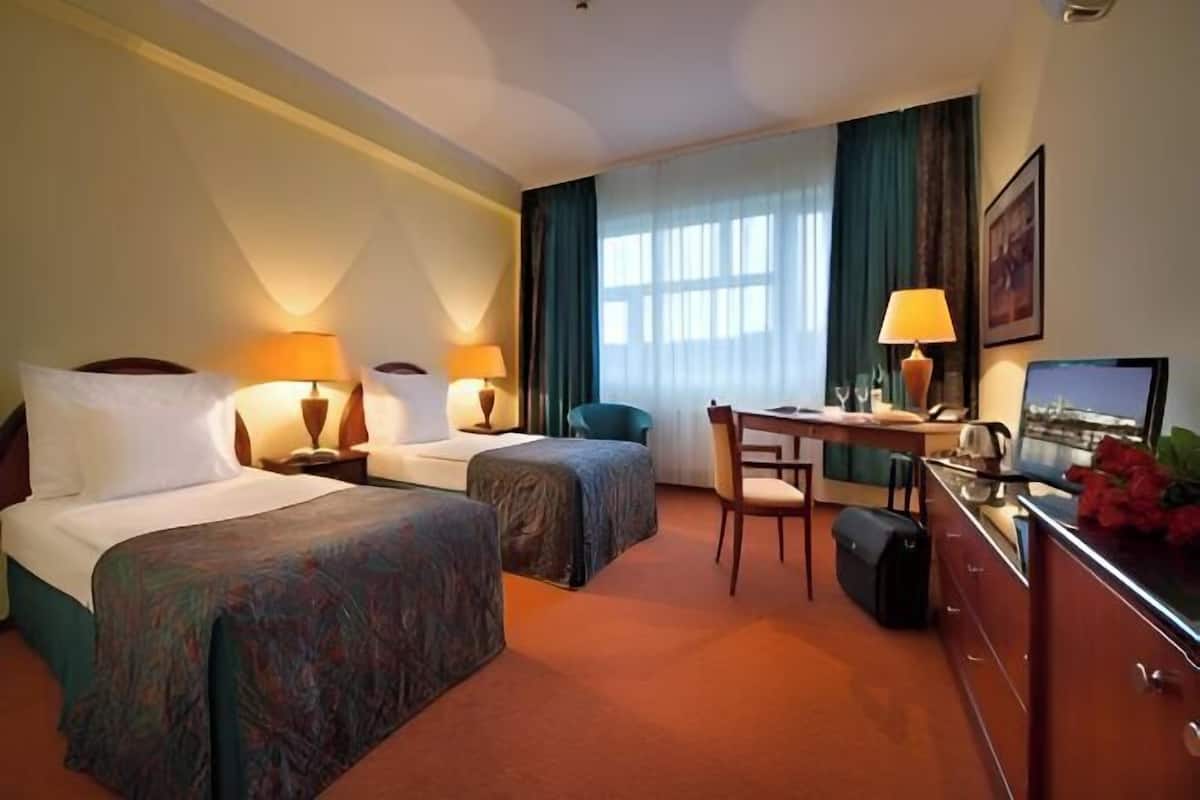 In-room safe, desk, soundproofing, iron/ironing board