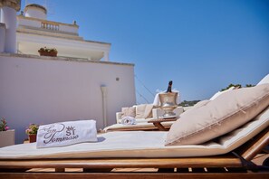Deluxe-Doppel- oder -Zweibettzimmer | Terrasse/Patio