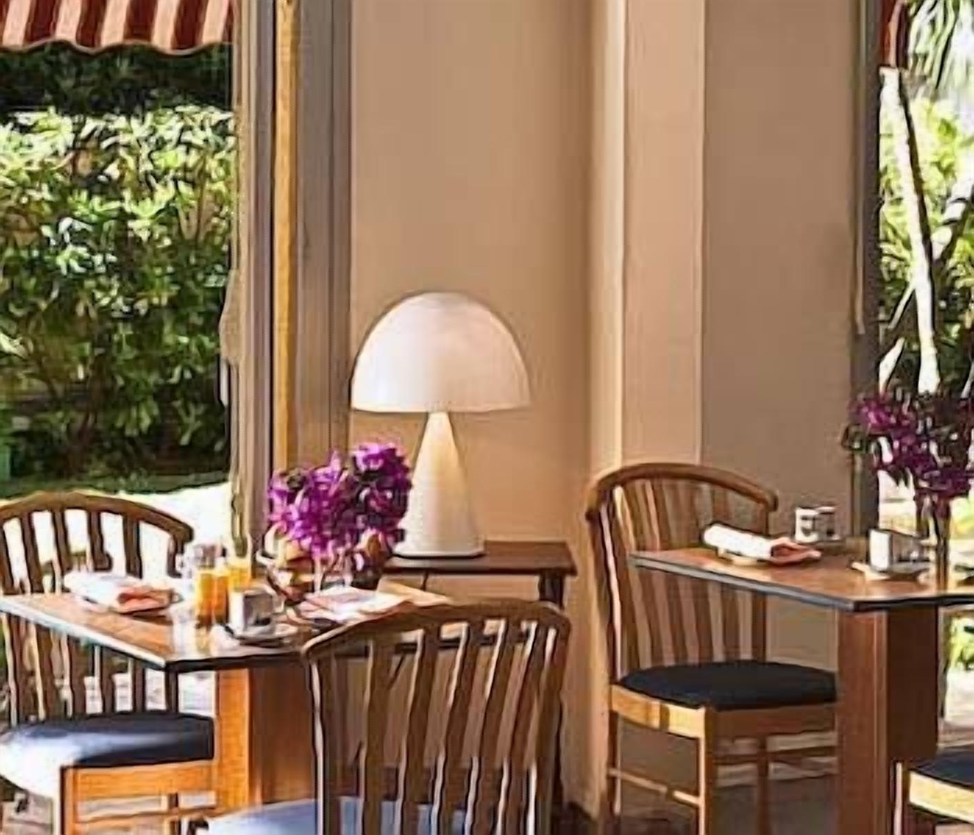 Ontbijt (EUR 8 per persoon)