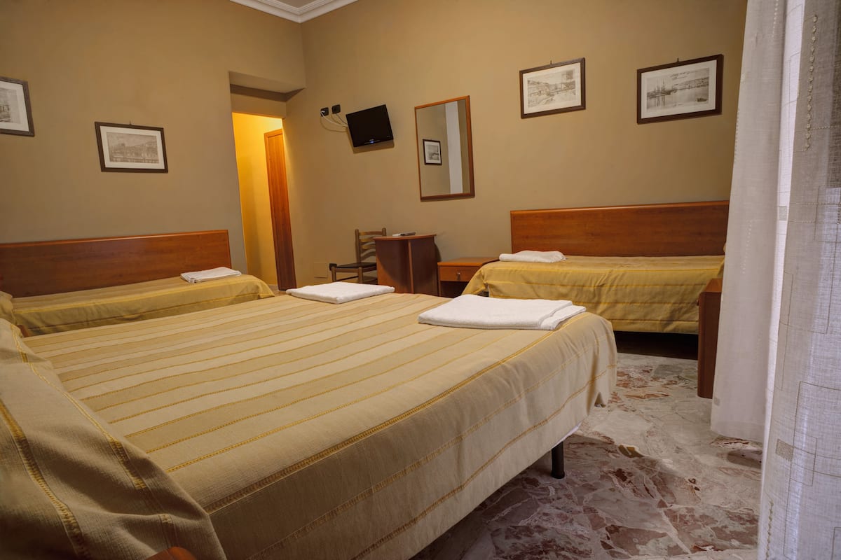 Quarto quádruplo | Camas extras/dobráveis (sobretaxa), Wi-Fi de cortesia