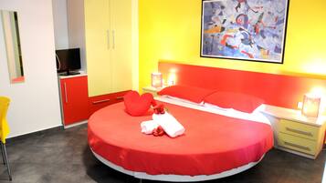 Double Room | In-room safe, desk, cribs/infant beds, rollaway beds