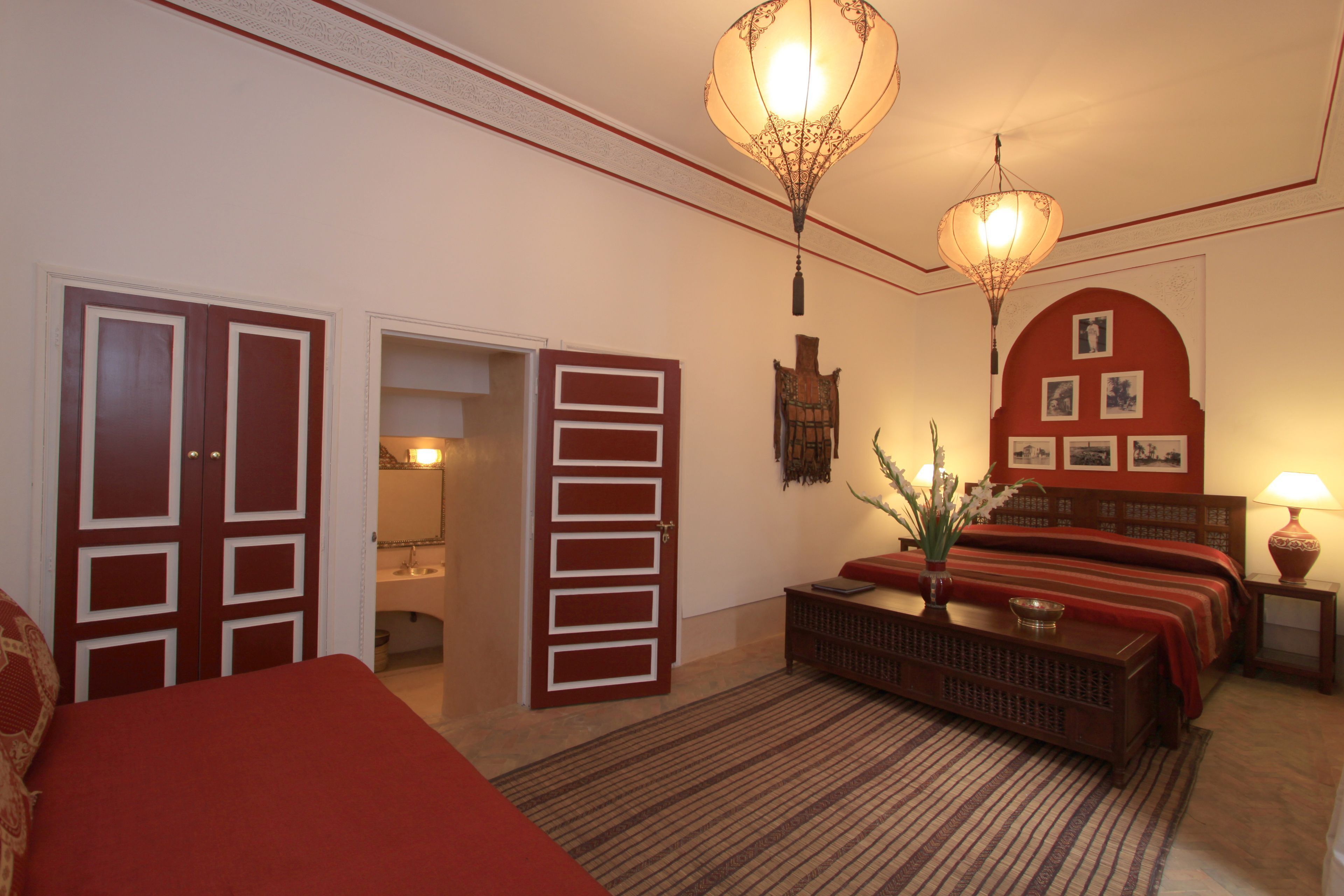 In-room safe, free WiFi, bed sheets