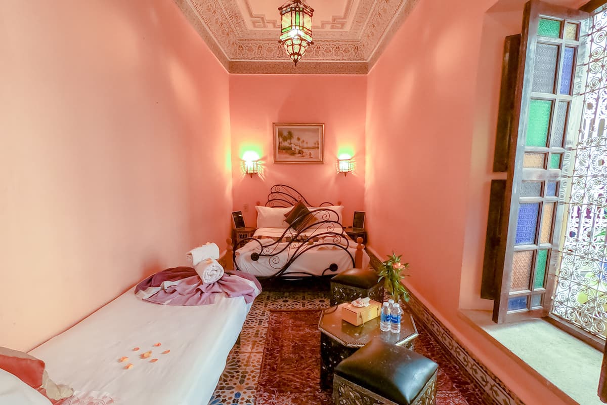 Chambre Triple, salle de bains privée