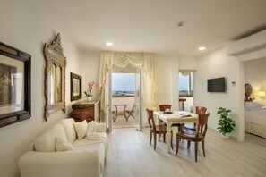 Superior Room, 1 Bedroom | Premium bedding, in-room safe, desk, laptop workspace