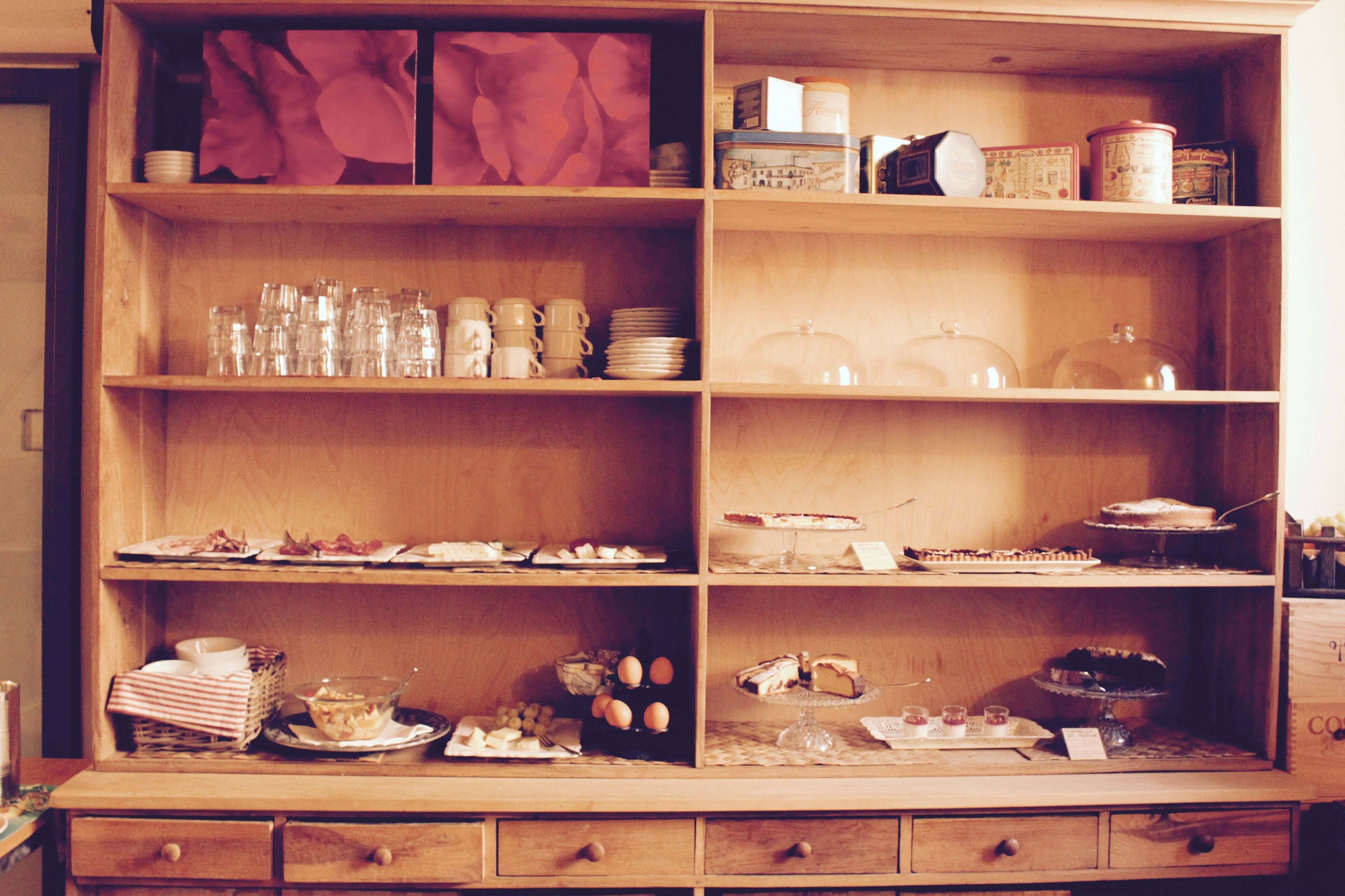 daily continental breakfast (eur 10 per person)