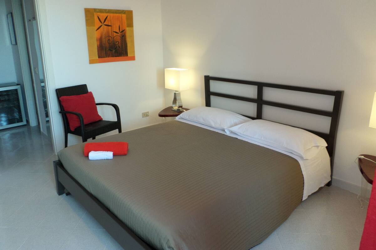 Camas extras/dobráveis (sobretaxa), Wi-Fi de cortesia, roupa de cama