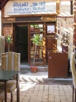 Pintu masuk hartanah