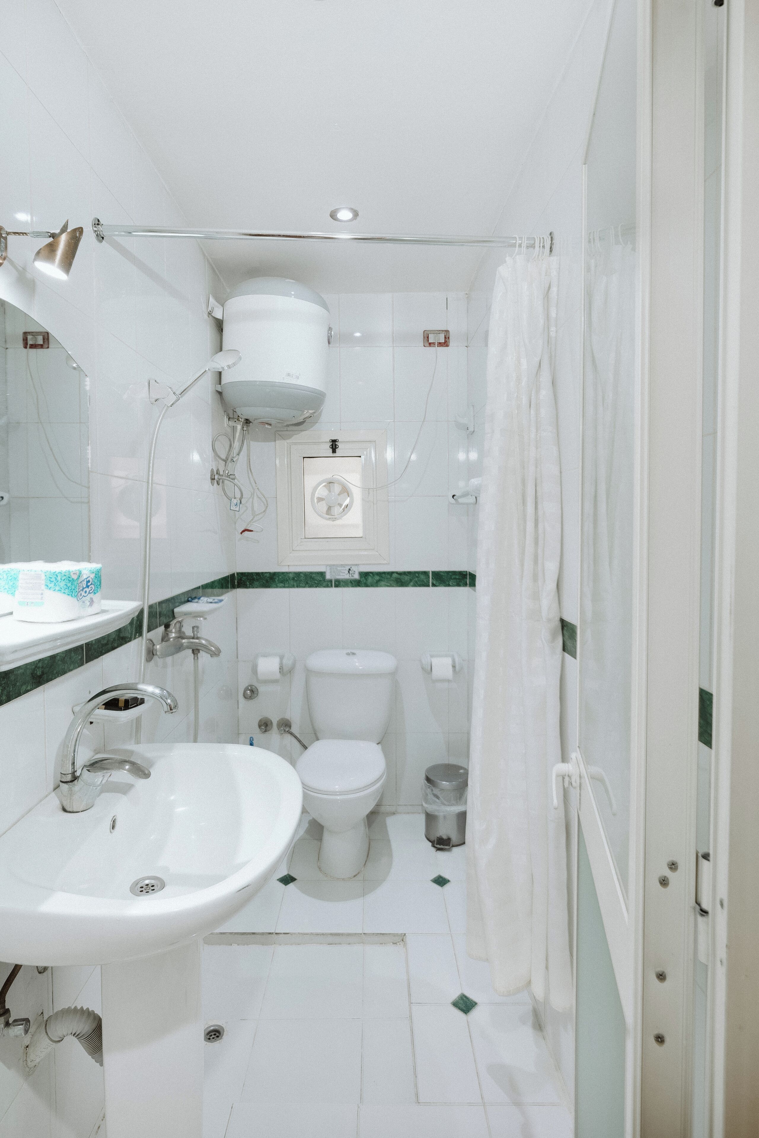 traditional single room | bathroom | separate bathtub and shower, hair dryer, bathrobes, bidet