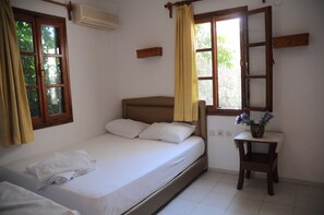 Hypo-allergenic bedding, in-room safe, free cots/infant beds, free WiFi