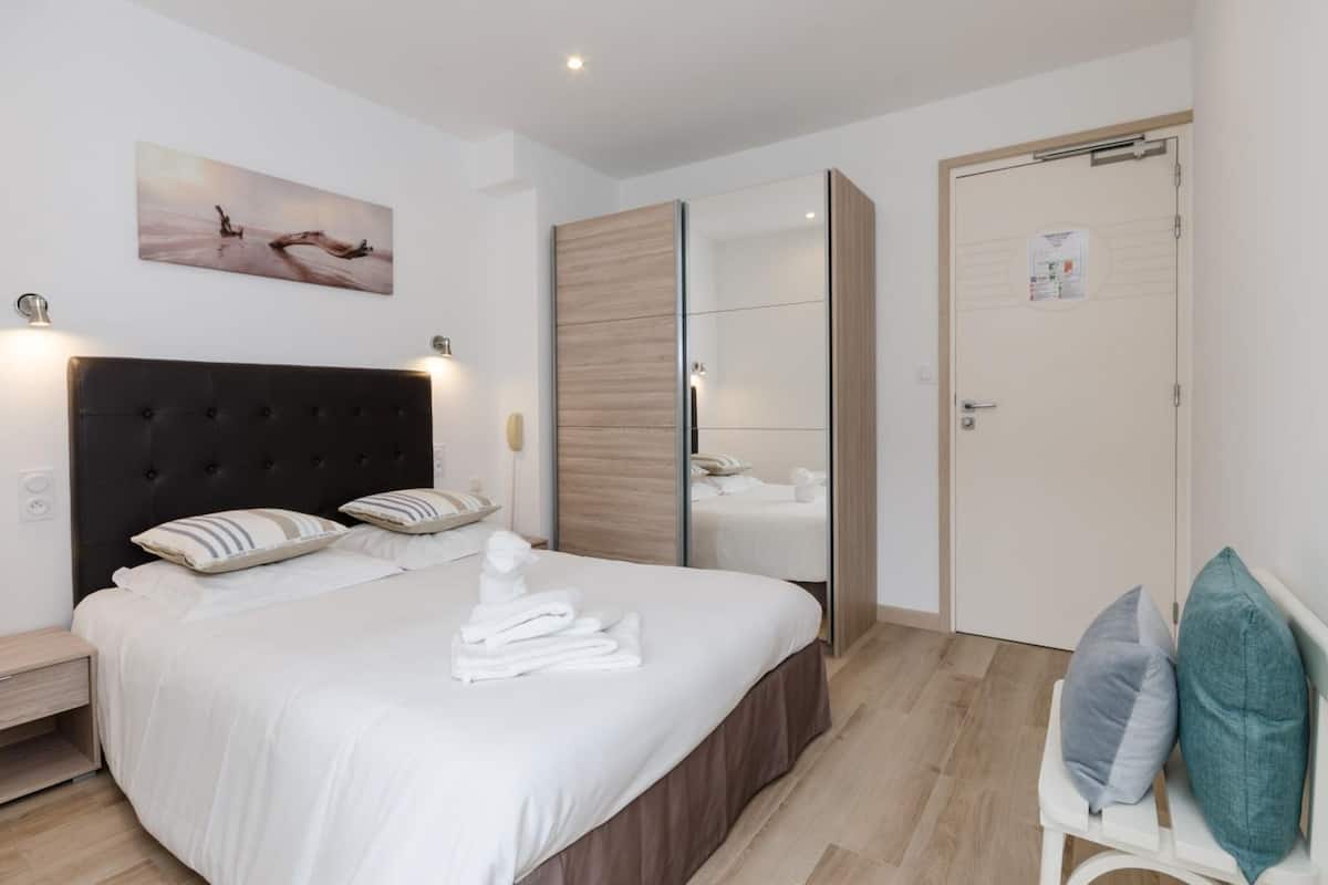 Double Room, Hill View | Katil Select Comfort, peti besi dalam bilik, katil bayi/kot (percuma)