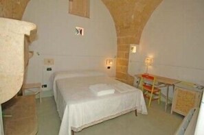 Quadruple Room | Premium bedding, desk, iron/ironing board, free cots/infant beds