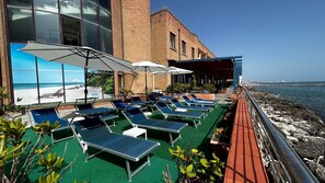 Sundeck
