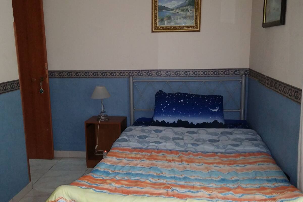 Kamar Single, kamar mandi pribadi (External) | Meja kerja, kedap suara, dan setrika/meja setrika