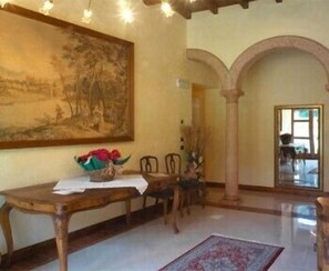 Interior detail - Monte Tondo (Soave)