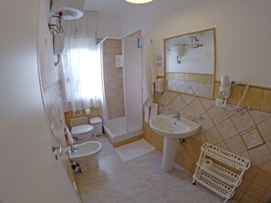 Superior-Doppelzimmer (Gold) | Badezimmer