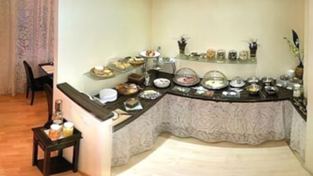 Daily buffet breakfast for a fee - Altstadt Hotel (Heidelberg)
