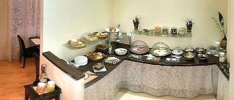 Daily buffet breakfast (EUR 10 per person)