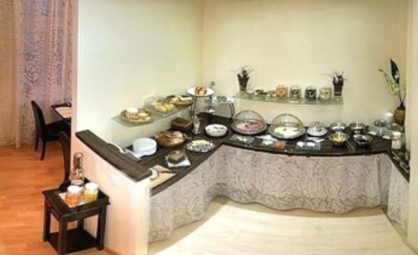 Daily buffet breakfast (EUR 10 per person)