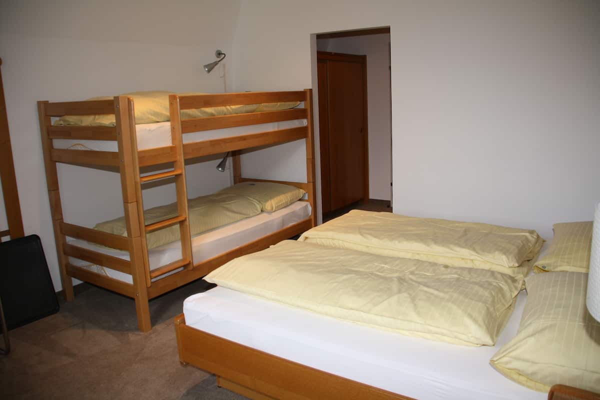 Family Room | In-room safe, soundproofing, cribs (free), WiFi (free)