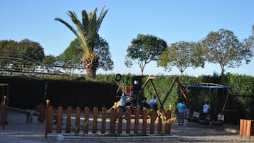 Children’s play area – outdoor