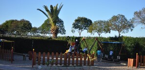 Children's play area - outdoor - Camping Carlos III (La Carlota)