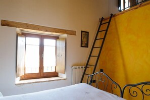 1 bedroom, individually decorated, individually furnished