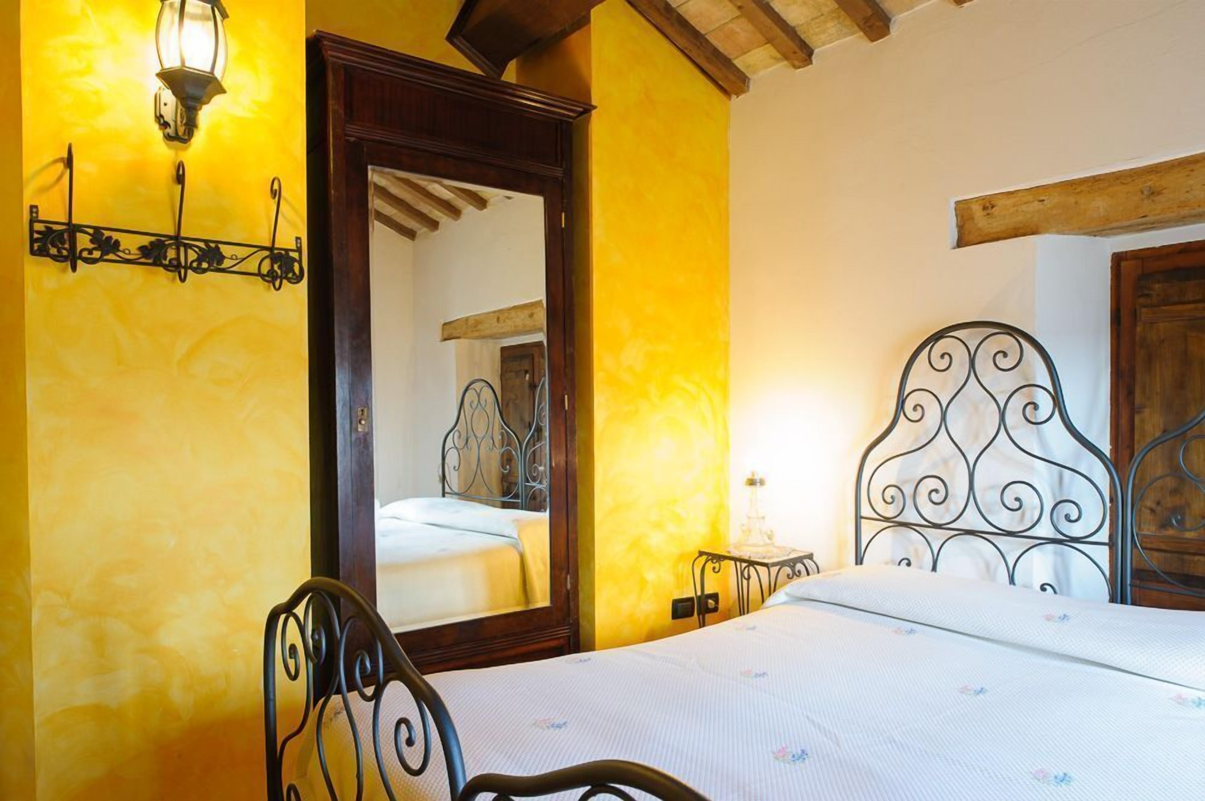 1 bedroom, individually decorated, individually furnished