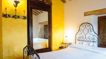 1 Schlafzimmer, individuell dekoriert, individuell eingerichtet