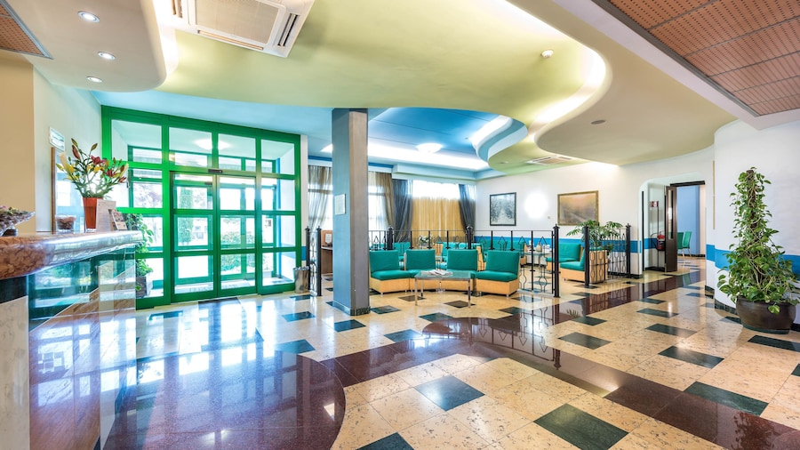 West Point Airport Hotel