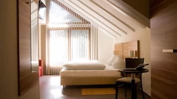 Chambre Double, non-fumeurs, balcon | Coffres-forts dans les chambres, Wi-Fi gratuit