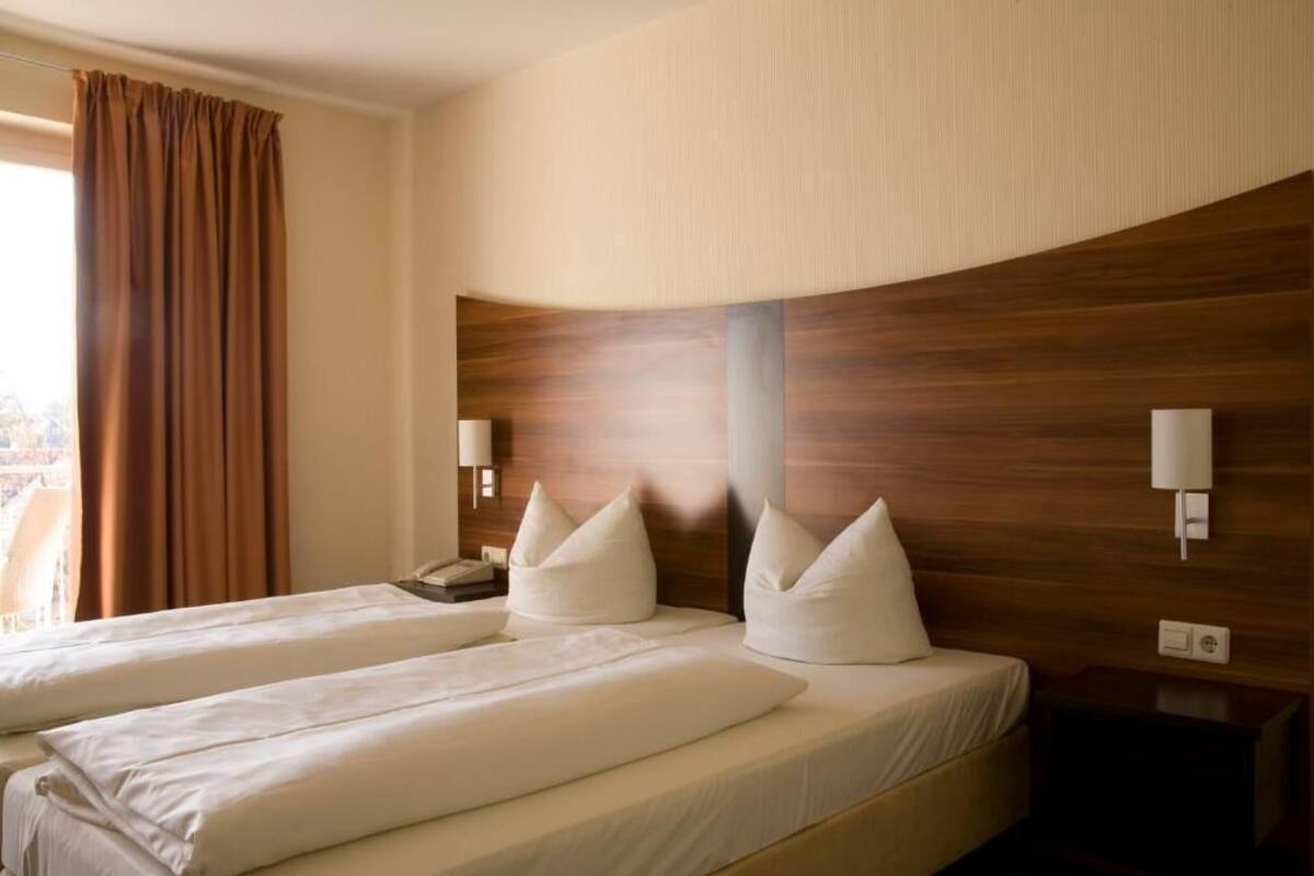 in-room safe, free wifi