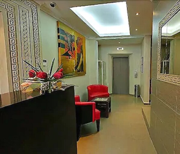 Quầy tiếp tân