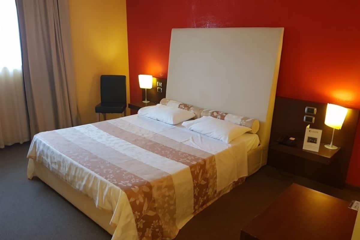 select comfort beds, minibar, in-room safe, soundproofing