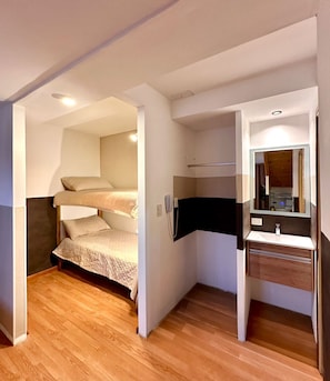 Apartemen Keluarga, 2 kamar tidur | Dapur kecil pribadi | Lemari es