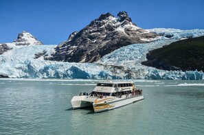 Boating - Hostería Meulen (El Calafate)