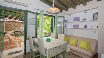Casa de campo, 1 habitación (for 3 people) | Escritorio, tabla de planchar con plancha y wifi gratis