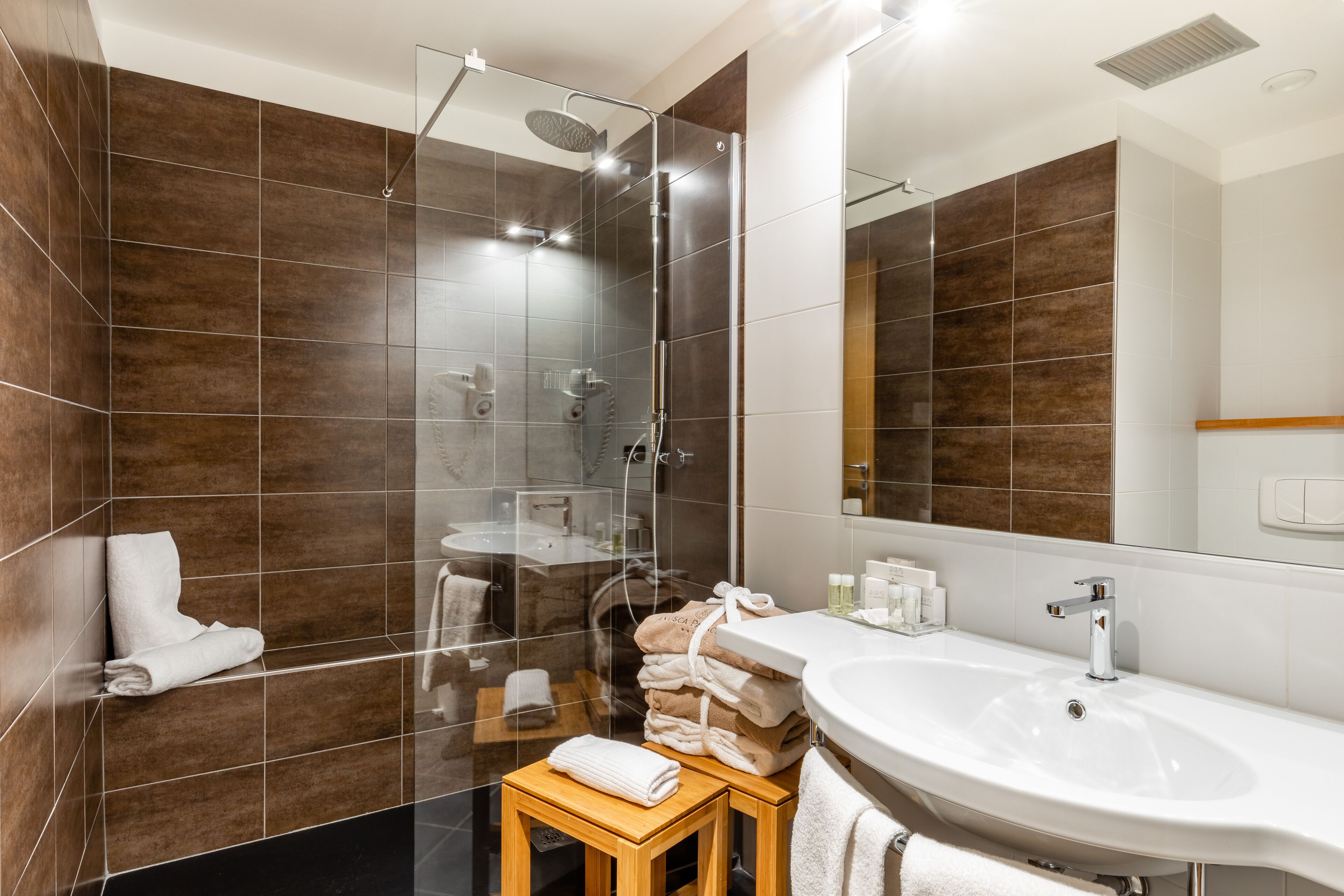 free toiletries, hair dryer, bidet, towels