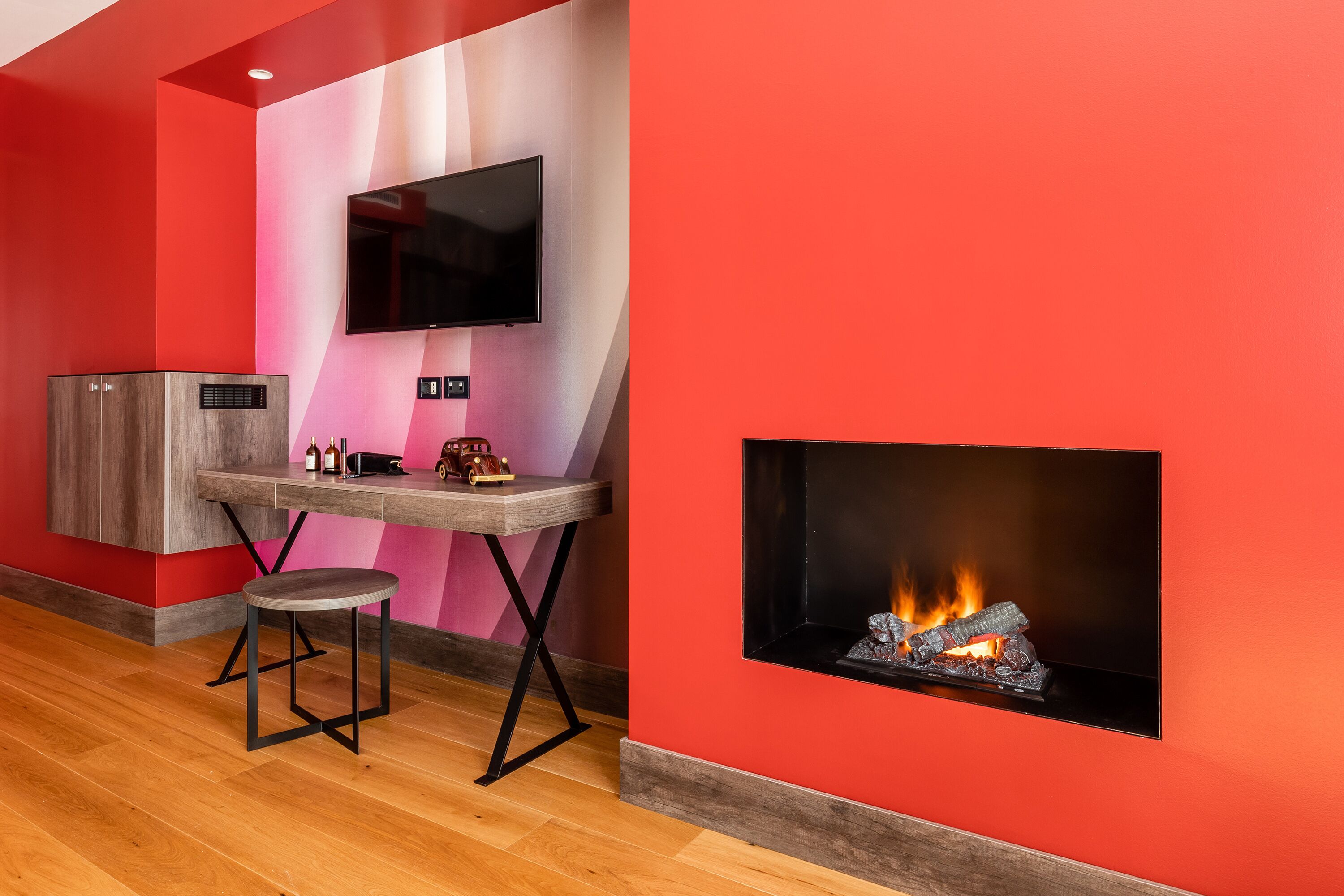 romantic suite | 1 bedroom, down duvets, minibar, in-room safe