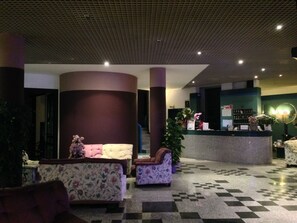 Lobby sitting area - Plaza (Desenzano del Garda)