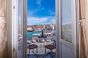 Double Room, Balcony, Sea View | Room amenity - Vila Liza (Trogir)