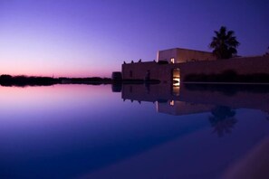 Outdoor pool, open 8:00 AM to 8:00 PM, pool loungers - Baglio Donnafranca Wine Resort (Marsala)