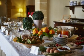 Desayuno bufé gratuito y diario