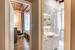 Suite, vue ville, dans la tour