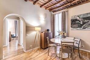 Suite, City View, Tower | Dining room