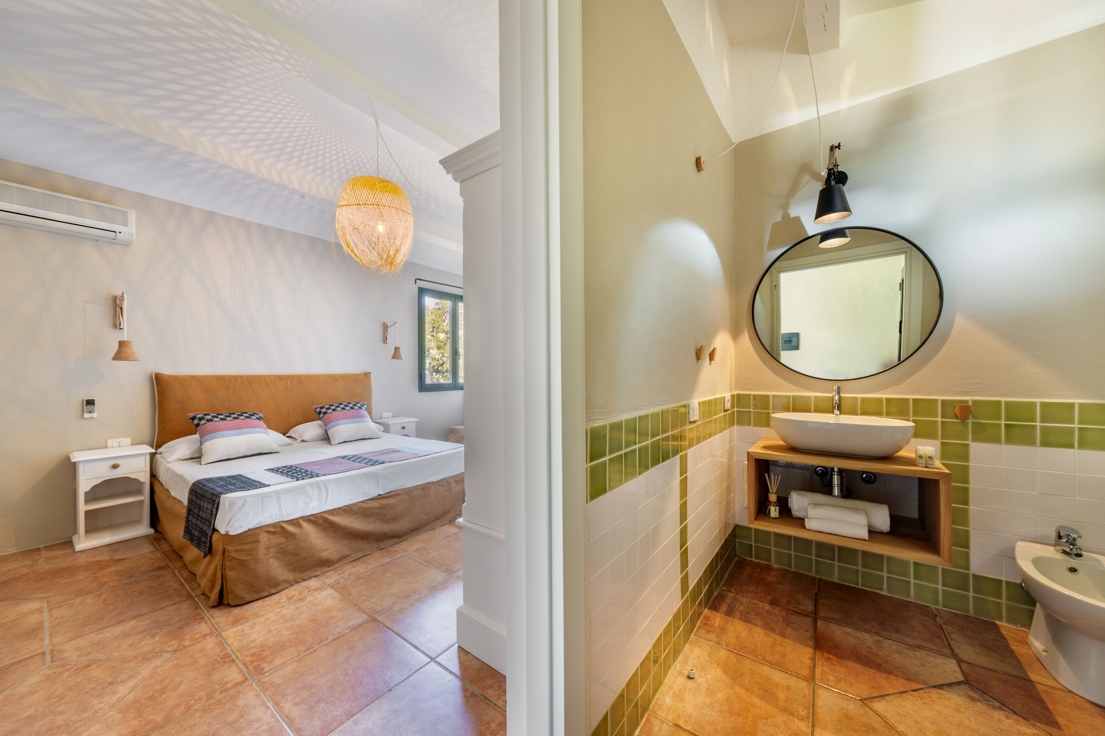 quadruple room | bathroom | shower, free toiletries, hair dryer, bidet