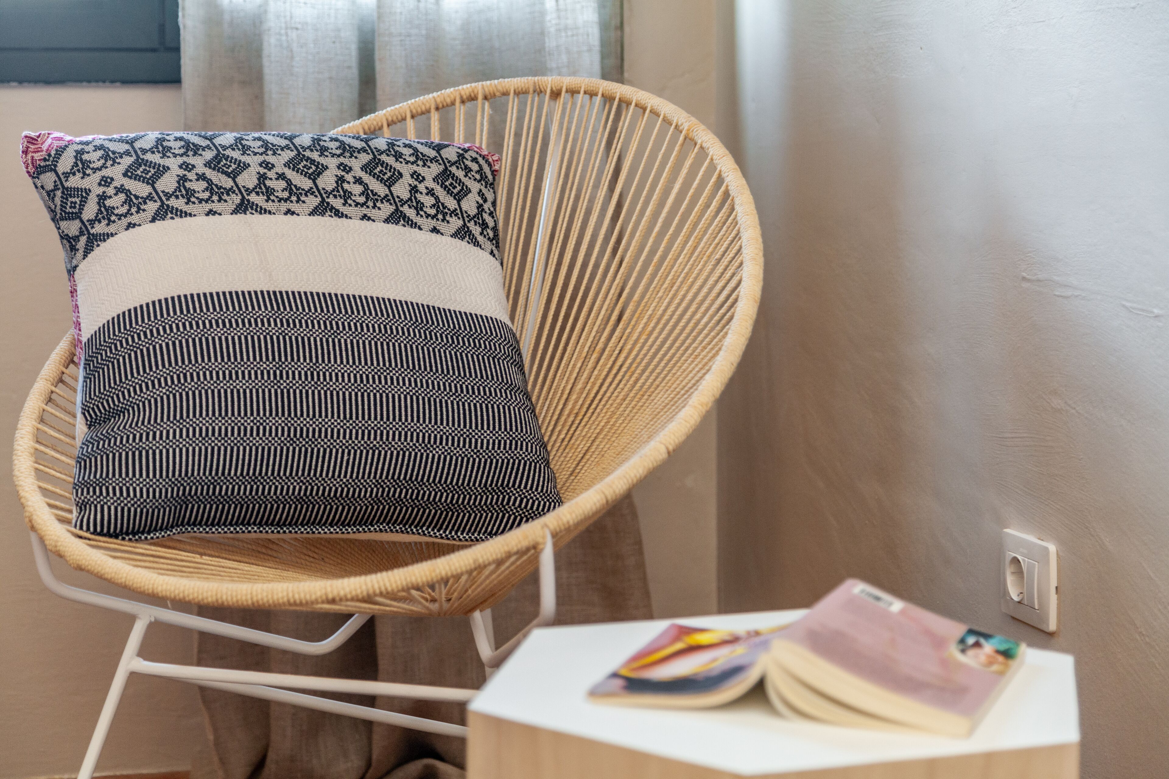 minibar, free wifi, bed sheets