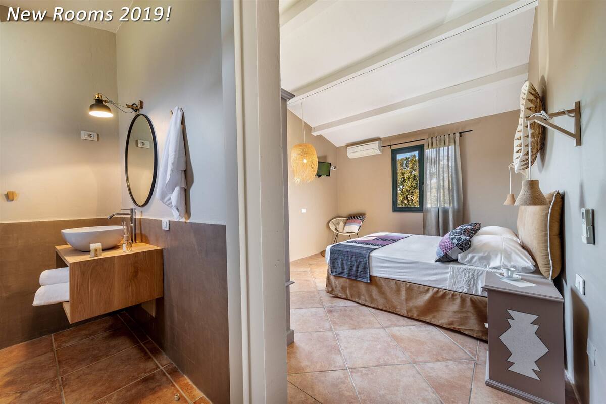 Minibar, wifi gratis y ropa de cama 