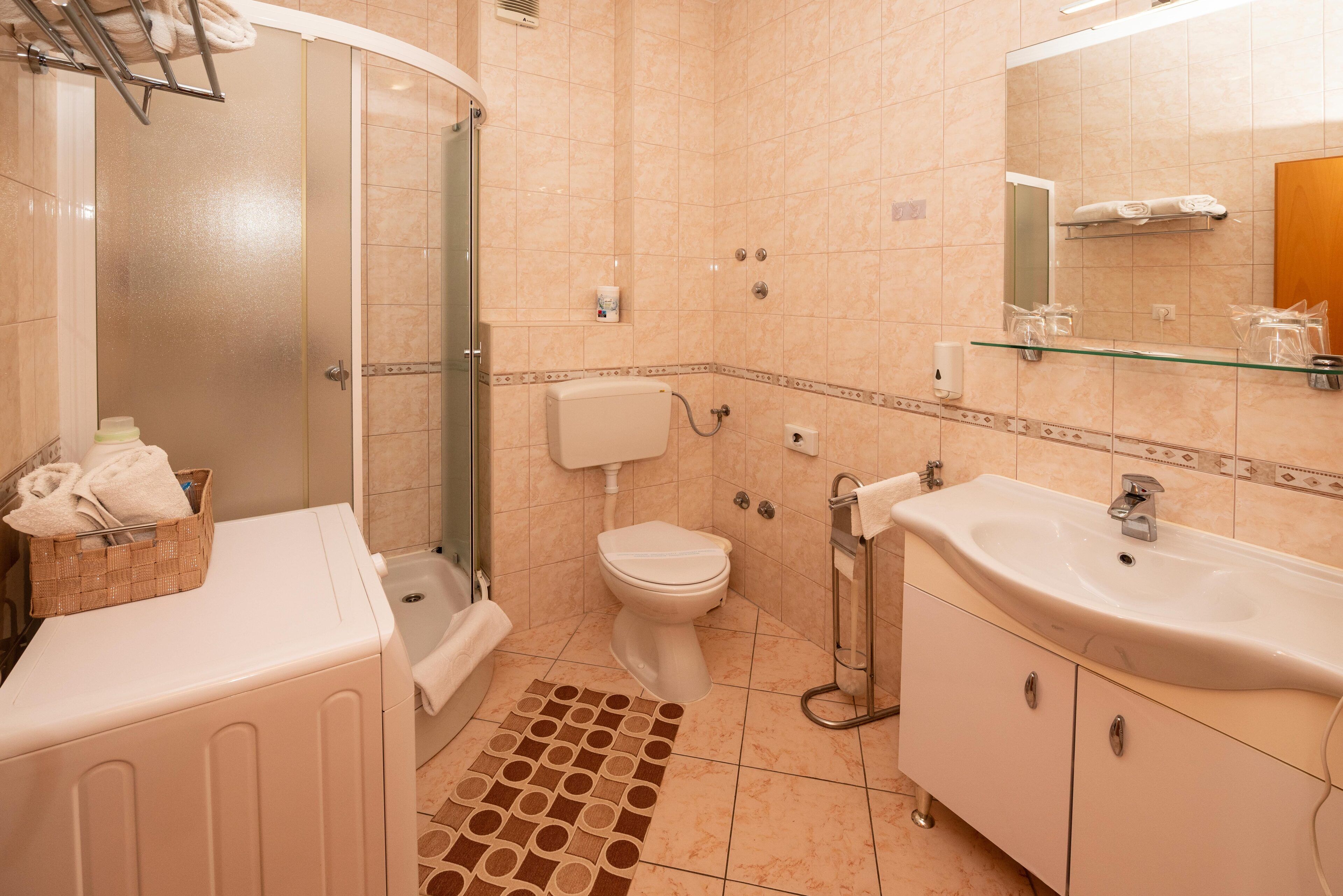 studio, balcony (apartment 2+1 people) | bathroom | combined shower/bathtub, hair dryer, towels, soap