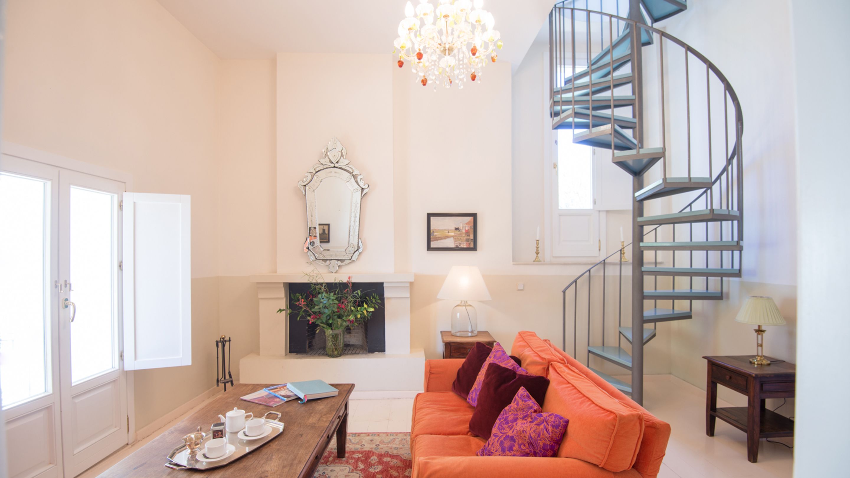 deluxe family suite | living room